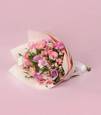 ramo-de-rosas-y-astromelias-ec